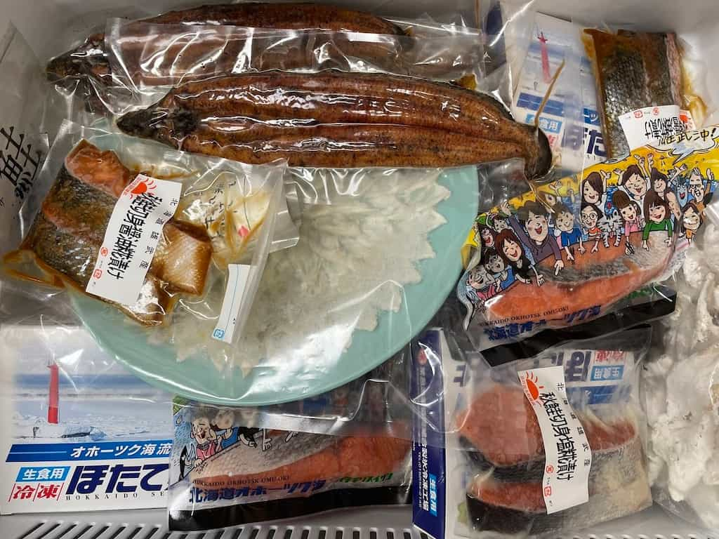 ふるさと納税返礼品でいっぱいの冷凍庫