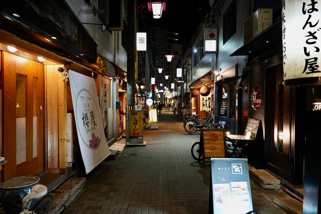 大阪の福島駅周辺の路地裏居酒屋街