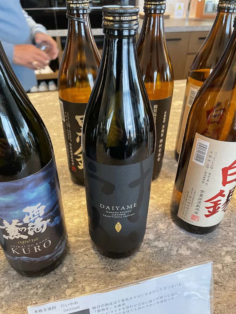 シェラトン鹿児島 クラブラウンジで提供される焼酎セレクション。“だいやめ”をはじめとした鹿児島産の本格芋焼酎が並ぶ