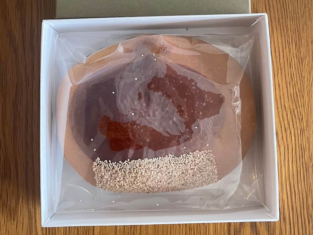香川名物 「栗林の栗」。箱に入った巨大な栗まんじゅう
